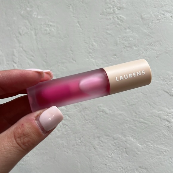 Laurens Skincare Strawberry Lip Oil - Picture 2 of 4